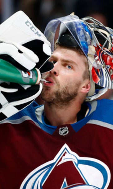 Varlamov stops career-high 57 shots, Avs beat Hurricanes 5-3 (Nov 02, 2017)